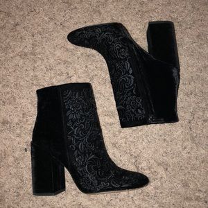 Jessica Simpson Black velvet boots 8.5